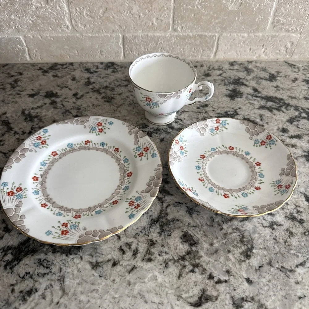 Tuscan Fine English Bone China Three Piece Cup & Saucer Set Floral